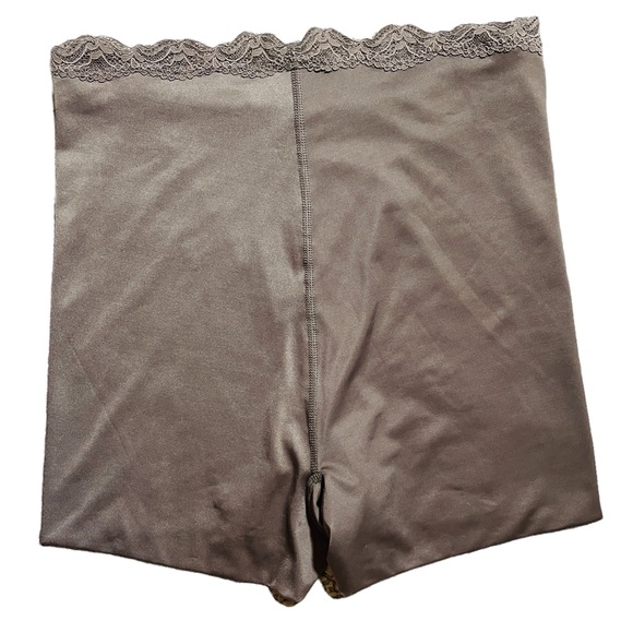 Spanx Shapewear Mid Length Power Shorts - Picture 2 of 3